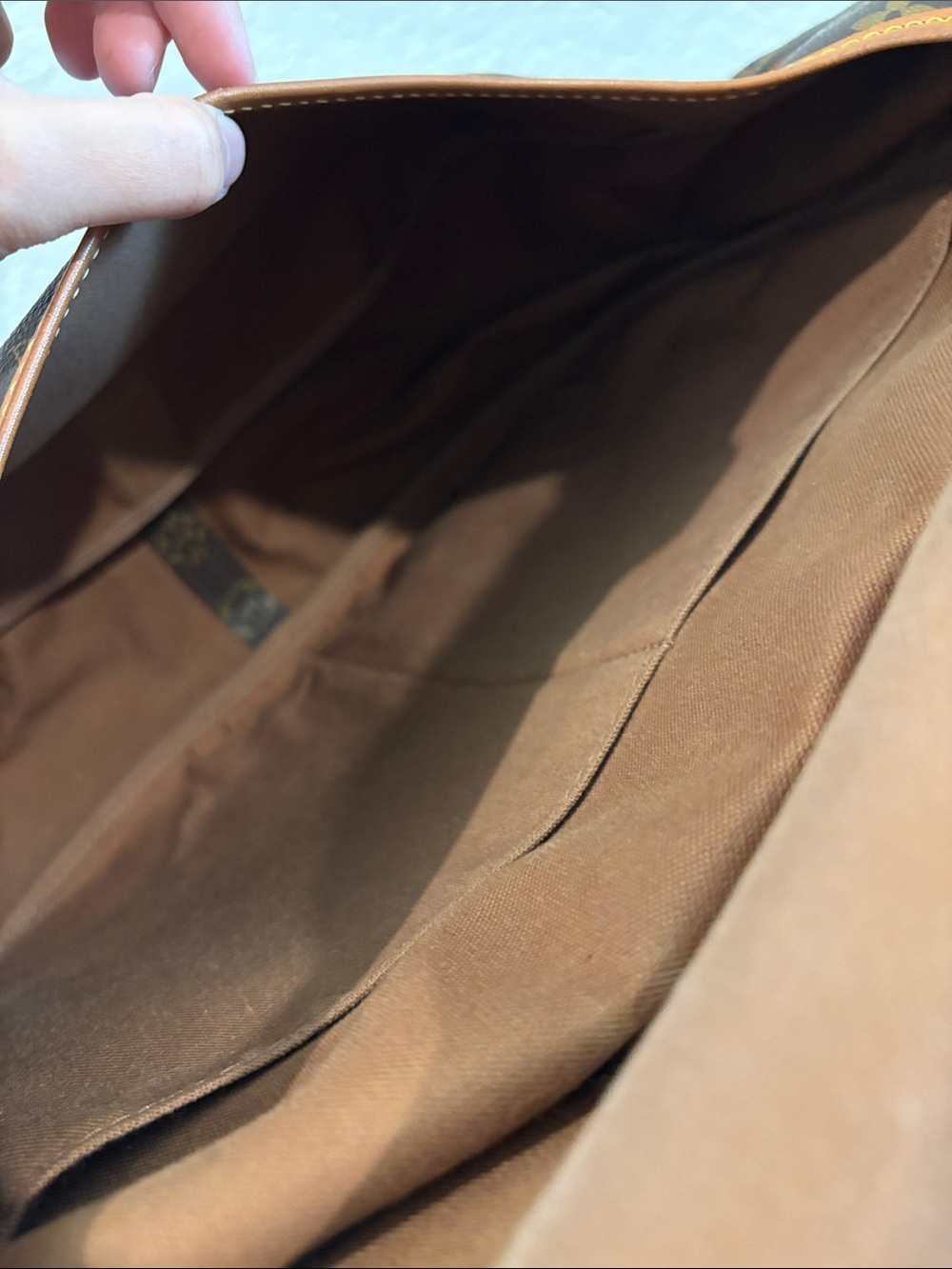 Louis Vuitton FH0940 Saumur 35 Brown Monogram Crossbody Bag - Picture 7 of 13